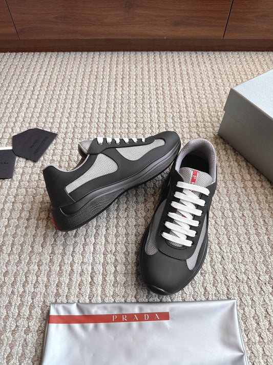 Prada cups ”Black”