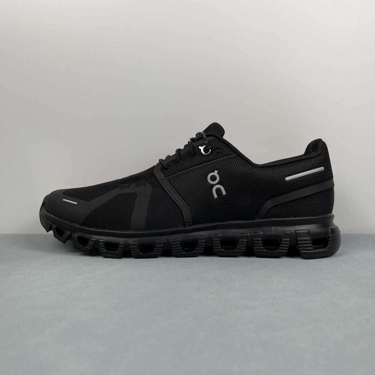 On Cloud 6 (Black)