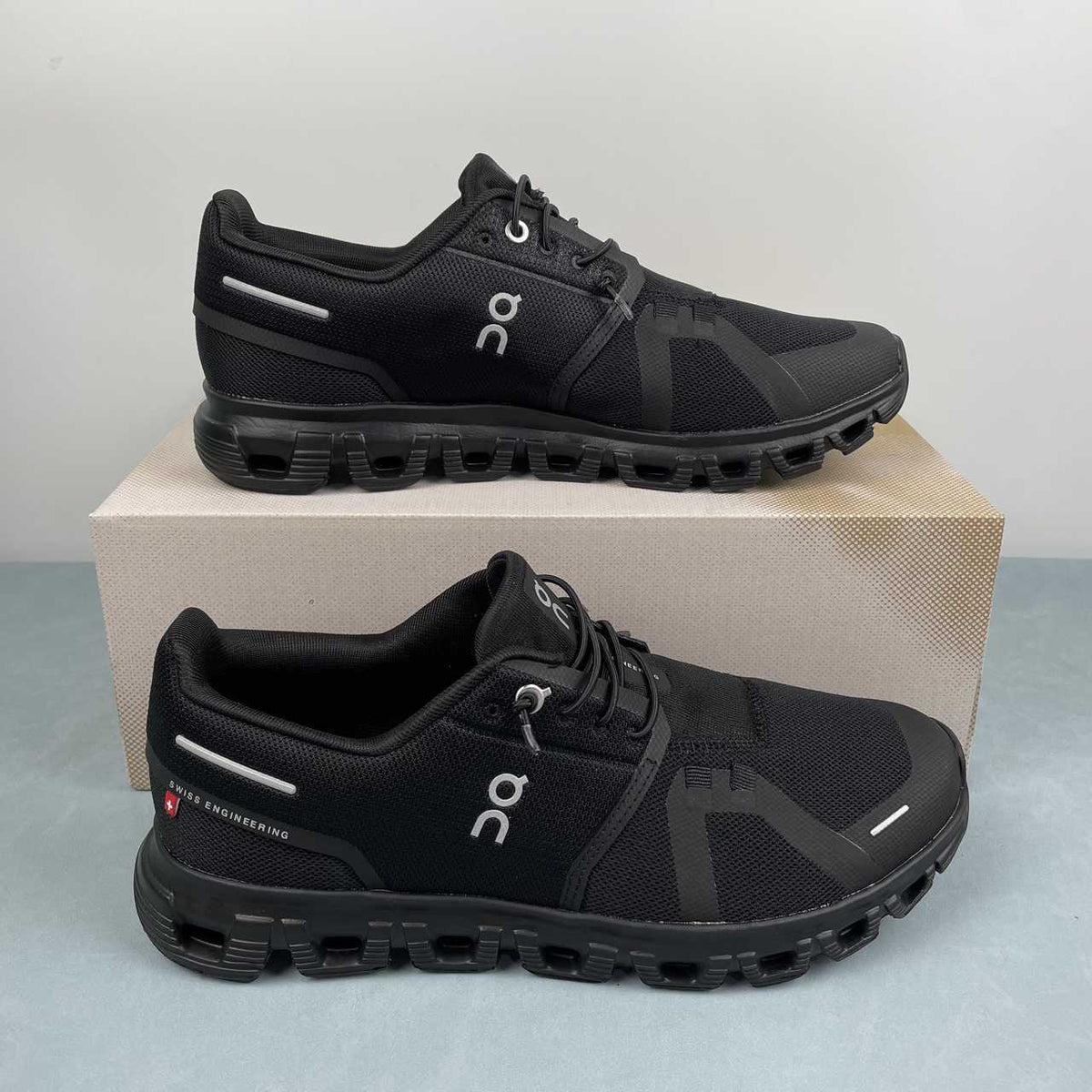 On Cloud 6 (Black)