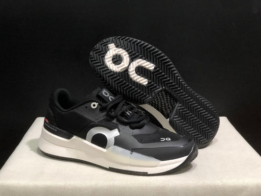On Cloud The Roger Pro 2 (Black/White)