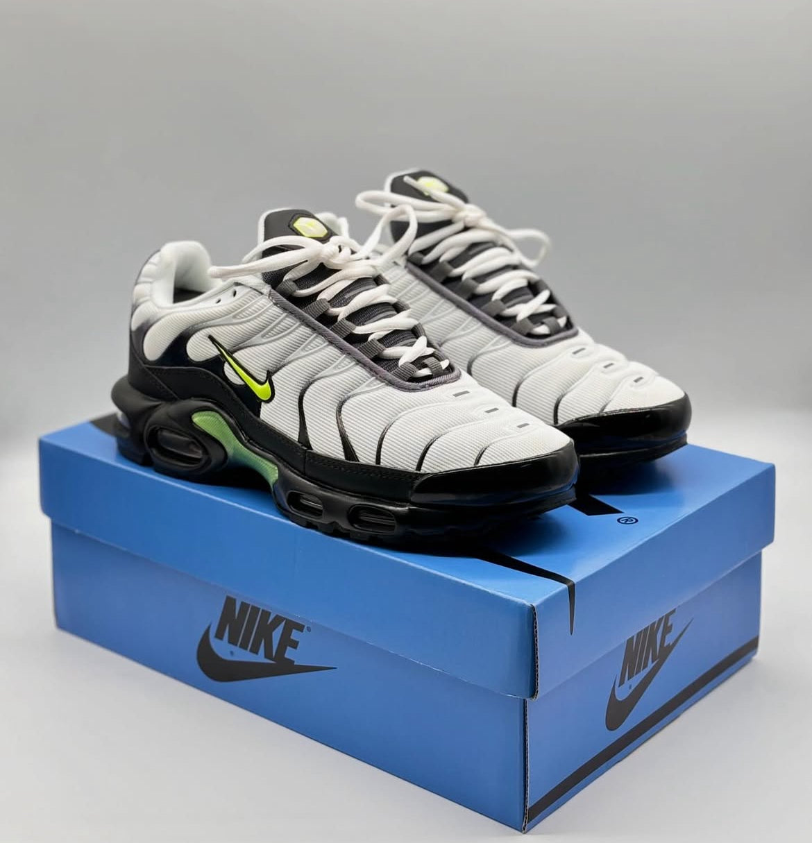 Nike Air Max Plus TN "Grey Volt Green"