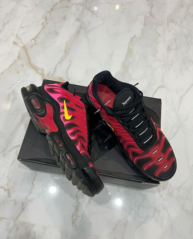 Nike Air Max Plus TN "SUPREME"
