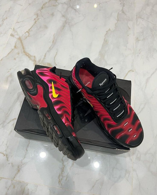 Nike Air Max Plus TN "SUPREME"